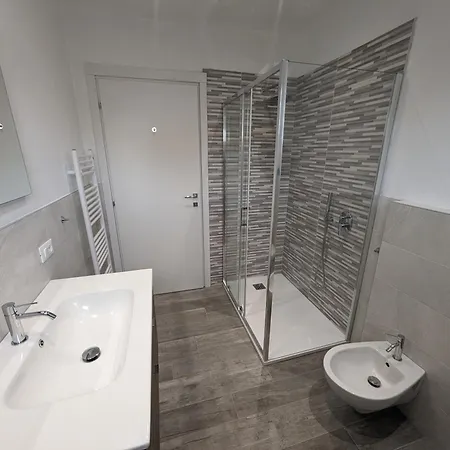 Cav Casa Del Vecchio Faggio - 4 Stelle - Maggiore Apartman