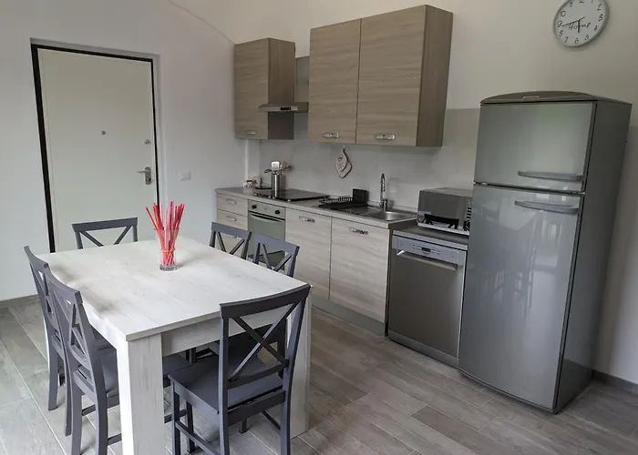 Cav Casa Del Vecchio Faggio - 4 Stelle - Maggiore * Nebbiuno